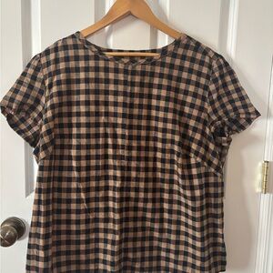 Chic Black and Tan Checkered « Camber Top » in Irish Linen
